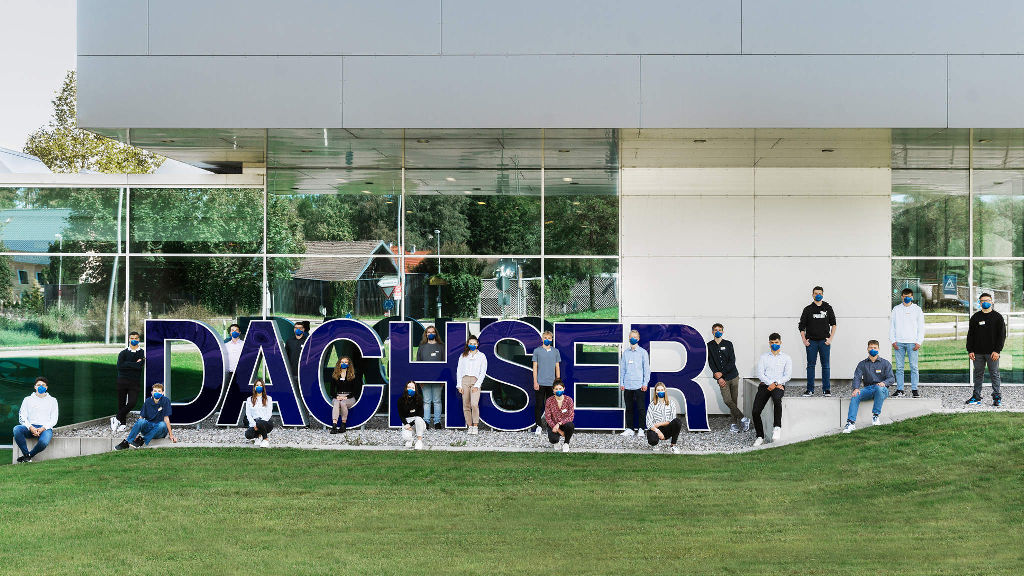 A nova entrada de aprendizes na sede da Dachser em Kempten.