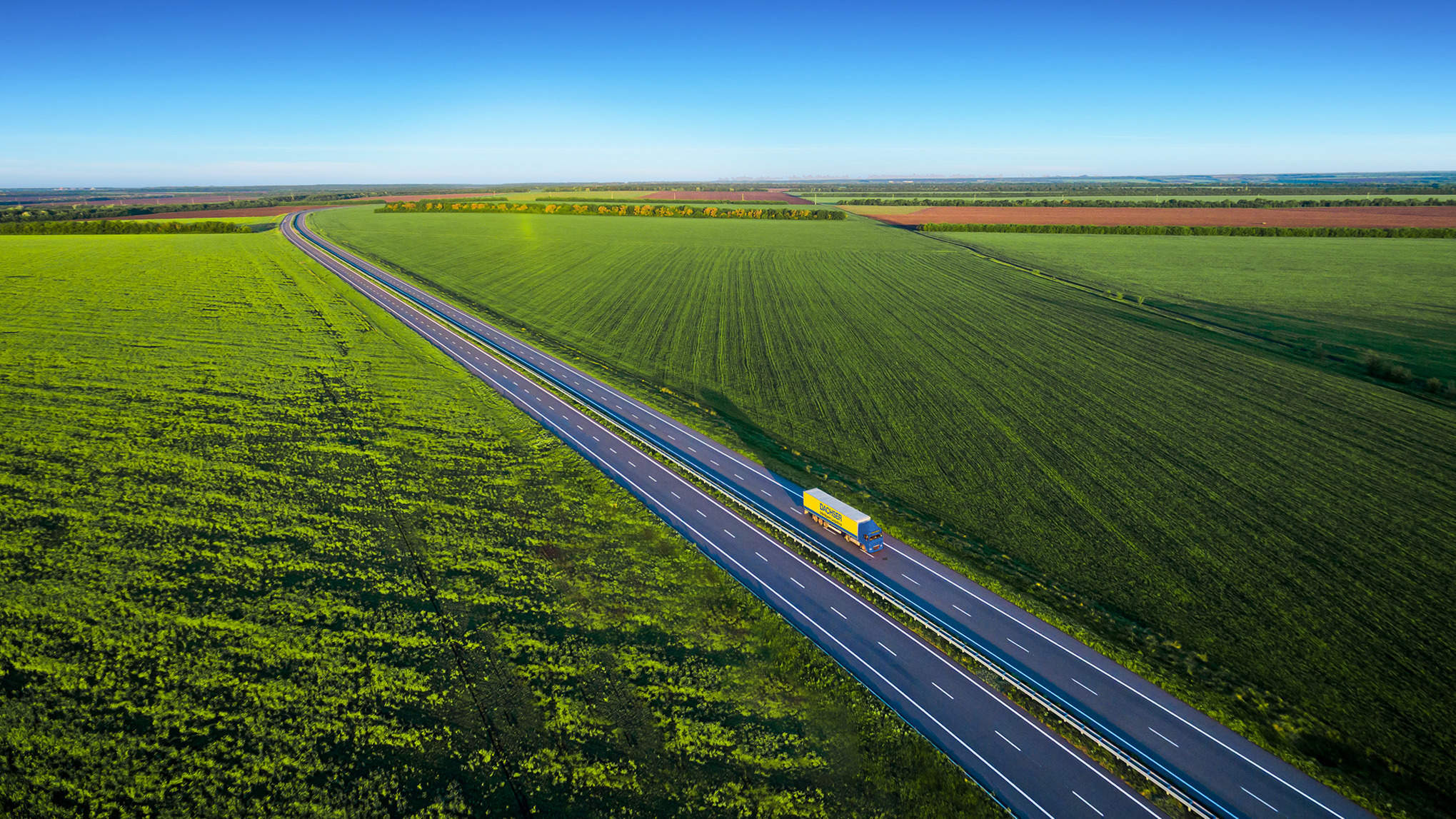 Além dos acionamentos elétricos a bateria, que já estão em uso como parte do DACHSER Emission-Free Delivery, a DACHSER também está buscando caminhões com células de combustível e o uso de hidrogênio verde.